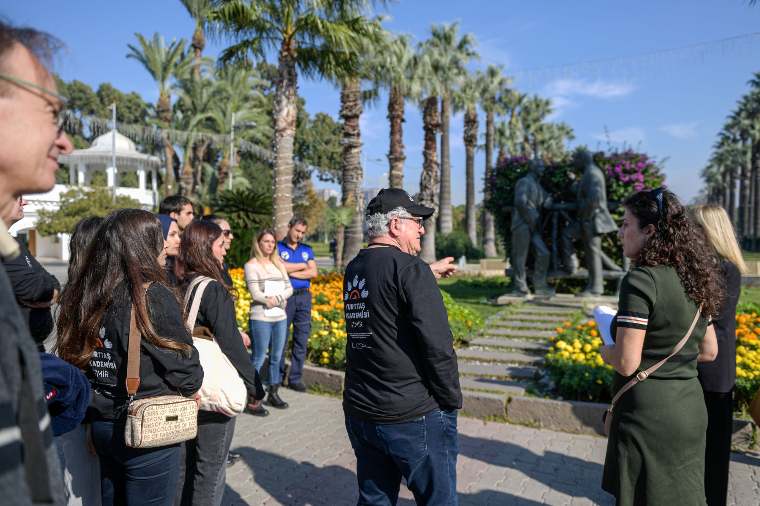 İzmir Büyükşehir Belediyesi “Kent Denetçileri” dönemini başlattı