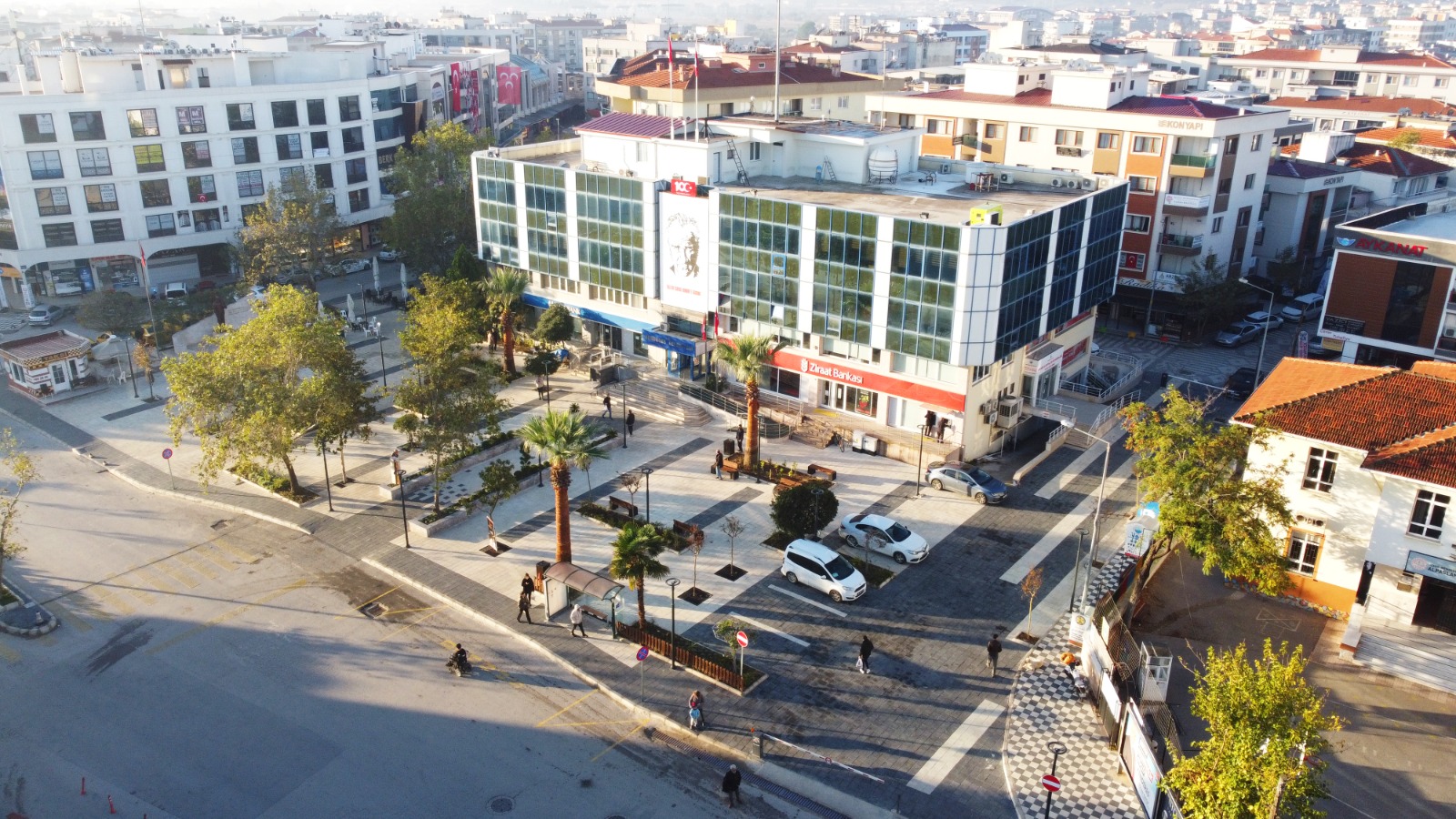 Menderes Belediyesi’nden Öğretmenler Günü Hediyesi