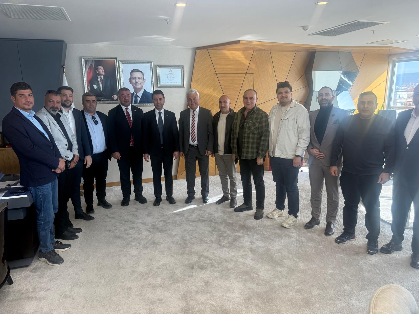 İzmir’de kentsel dönüşümde yeni dönem: Depremzedeler ve müteahhitlerden ortak hamlesi