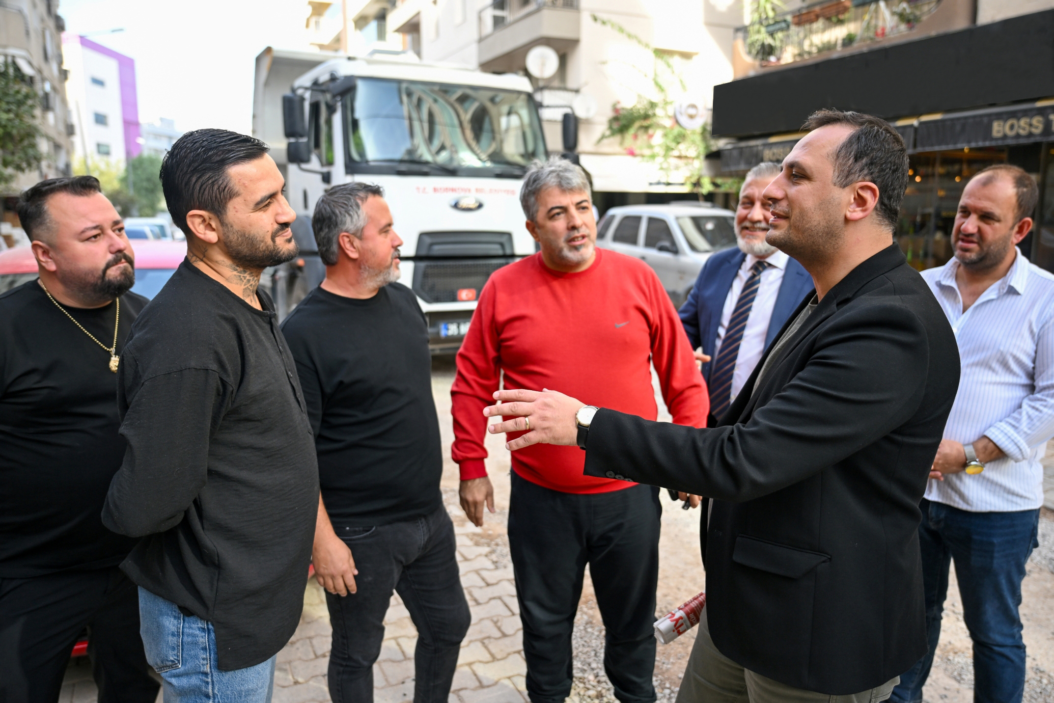 Bornova Belediyesi prestij cadde düzenlemelerinde yeni aşamaya geçti