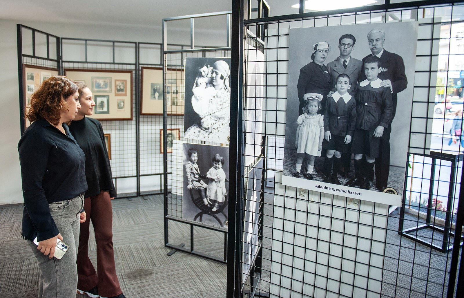 Girit’ten İzmir’e: Hamza Rüstem’in Objektifinden 100 Yıl