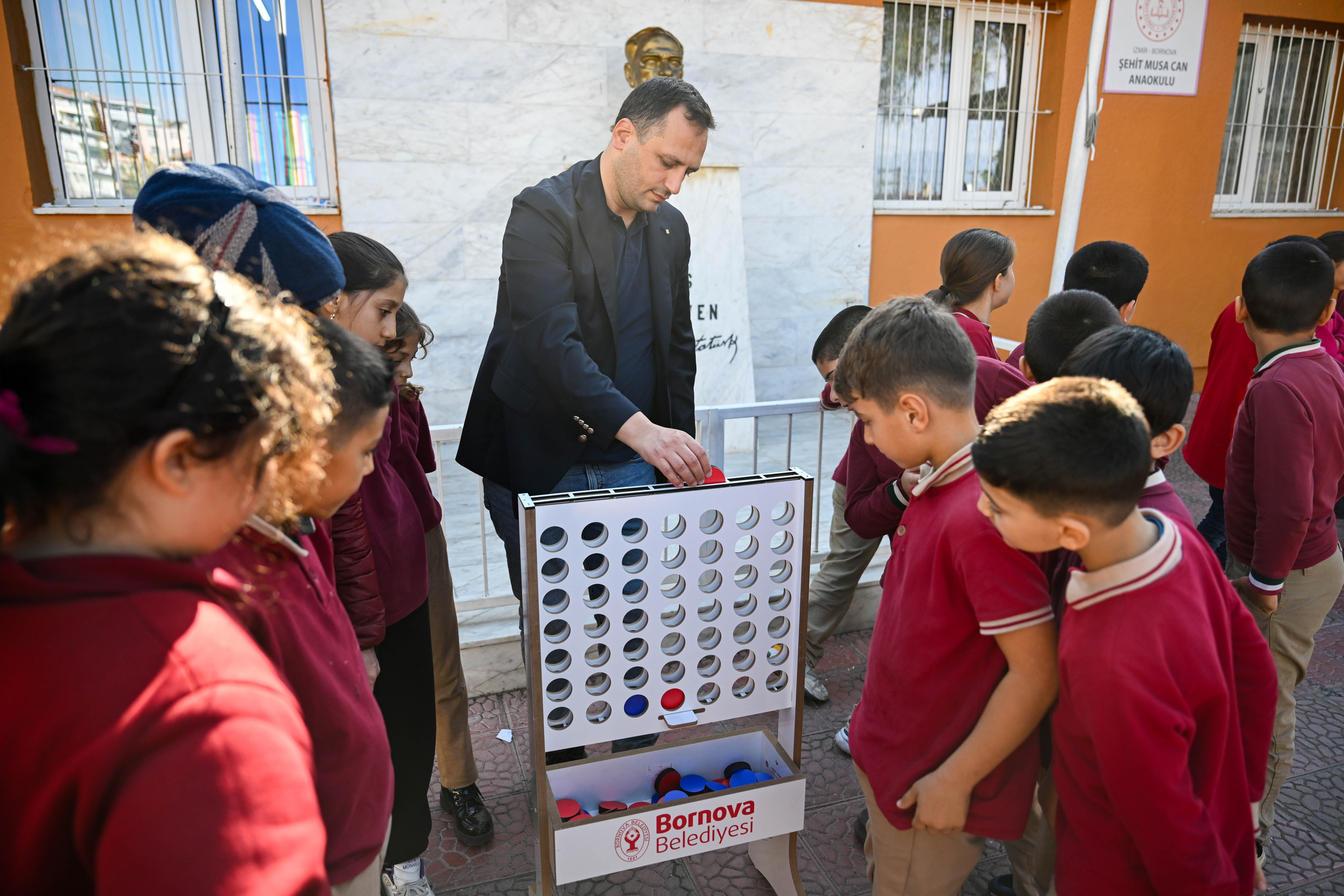 Başkan Eşki’den Şehit Musa Can Okulları’na Zeka Geliştirici Oyuncak