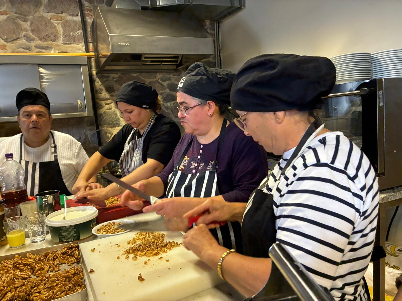 Şef Rıfat Yurttaş, Meslek Fabrikası’nda Ege yemekleri yaptı