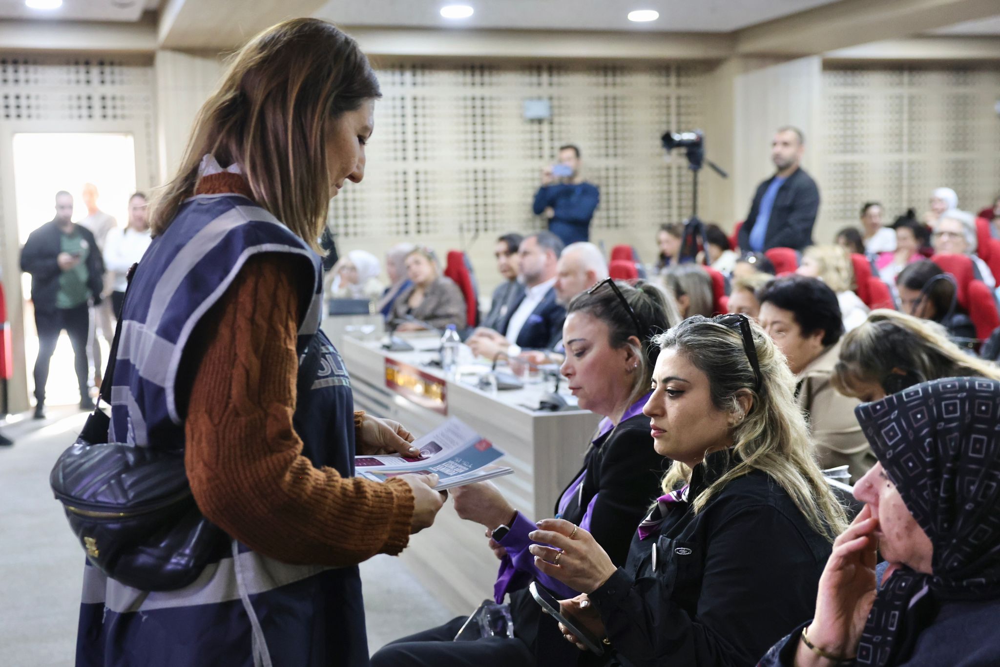 Menemen, kadına şiddete karşı tek ses oldu