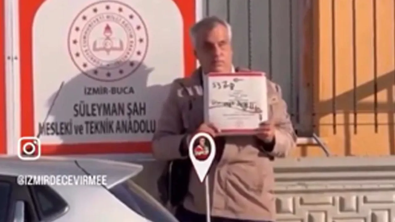 Görme engelli Hakan Hoca'nın "ders kitabı" çığlığı: Engelliler Günü'nde tek kişilik eylem!