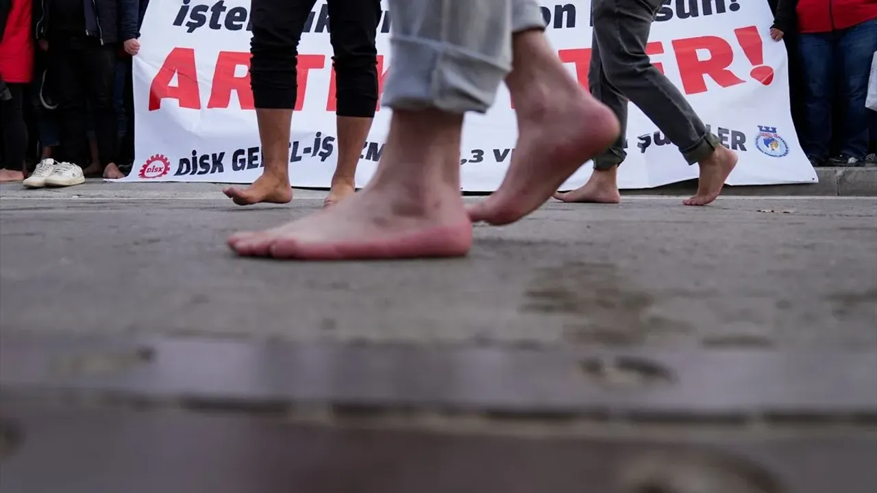 'Çıplak ayak' isyanı disiplinlik!