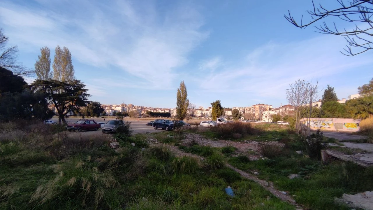 İzmir’in göbeğinde güvensiz bölge: ‘Para verseler gece oradan geçmem’