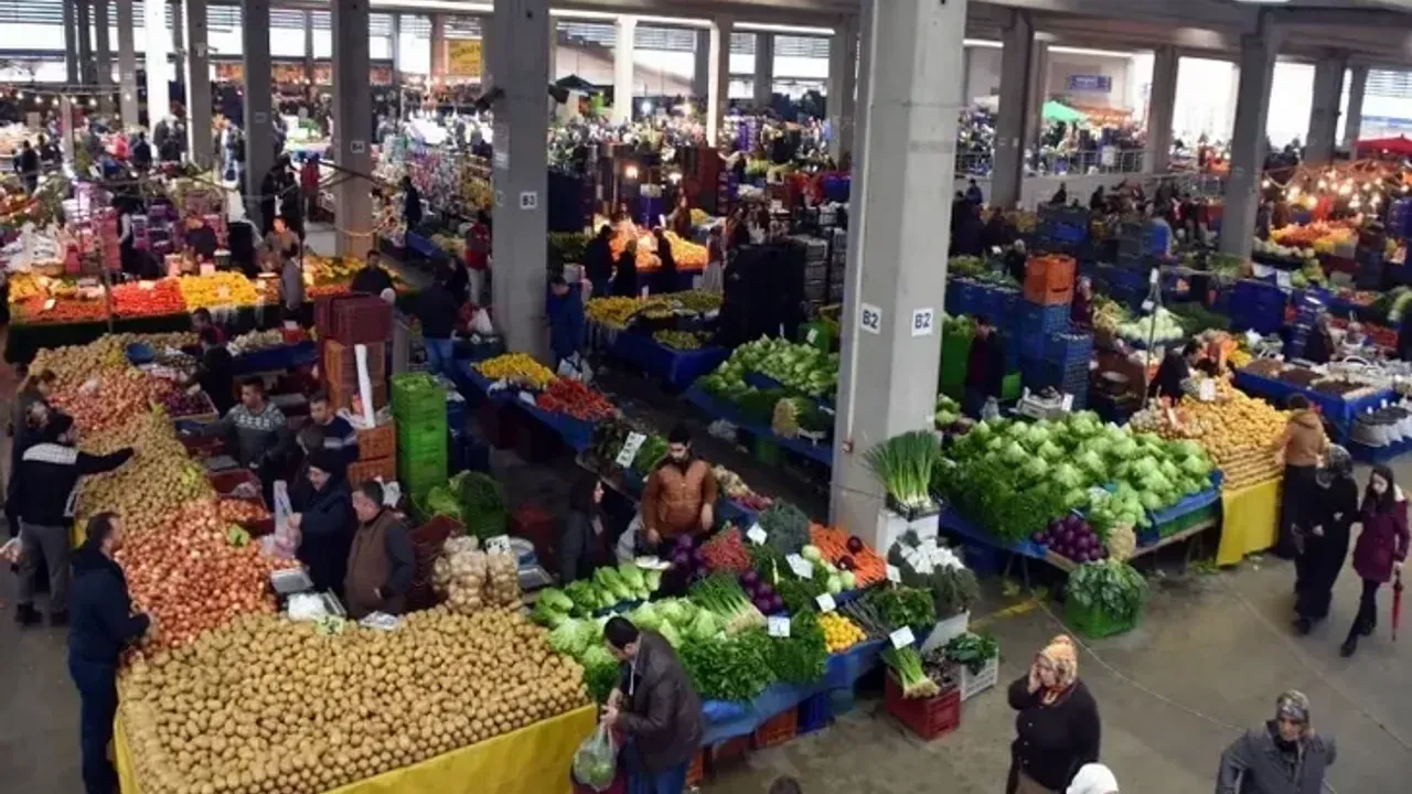 Oda başkanından ilginç çıkış: Fakirler pazara, zenginler markete gidiyor!