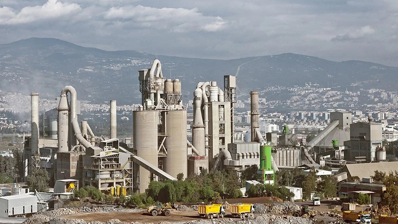 AK Parti'den "taşınma" için açıklama: Cemil Tugay, çimento fabrikalarına 100 yıllık can suyu verdi