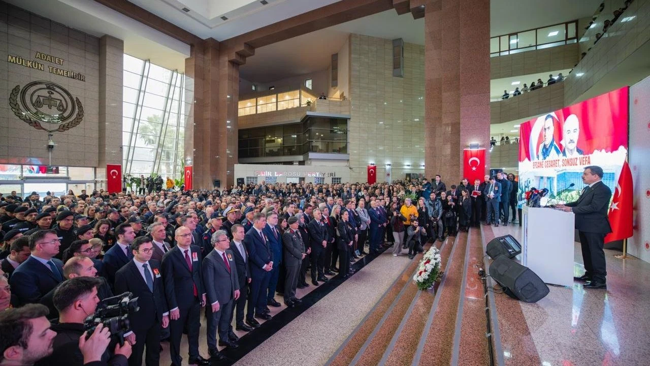 İzmir kahramanlarını unutmadı!