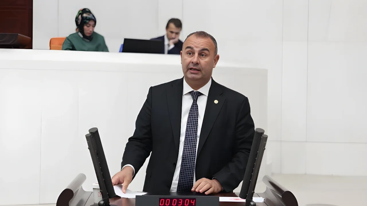 CHP’li Arslan bekleyen projeleri açıkladı, çağrı yaptı: Projeleri onaylayın, İzmir’i cezalandırmayın