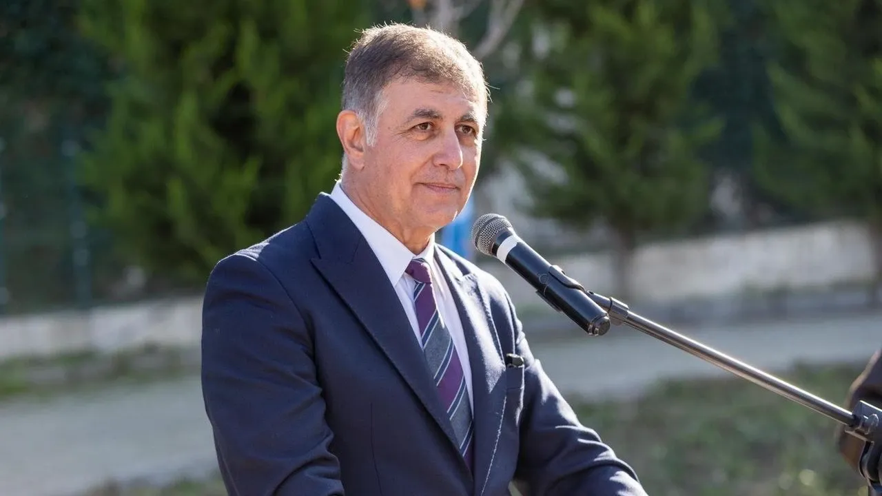 AK Partili İnan'ın 'oy oranı' sorusuna Başkan Tugay'dan yanıt: Anketi sokakta kendim yapıyorum