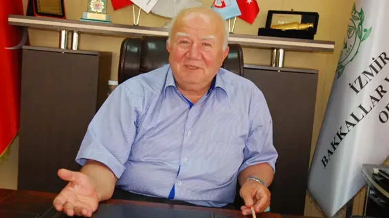 İzmir Bakkallar Odası'nda seçim heyecanı... 28 yıllık başkan ipi göğüsledi!