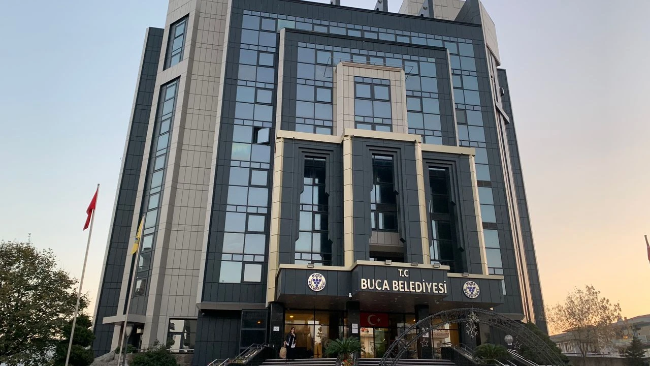 İşçilerden sonra memurlar iş bırakacak... Buca'da yeni ödeme krizi!