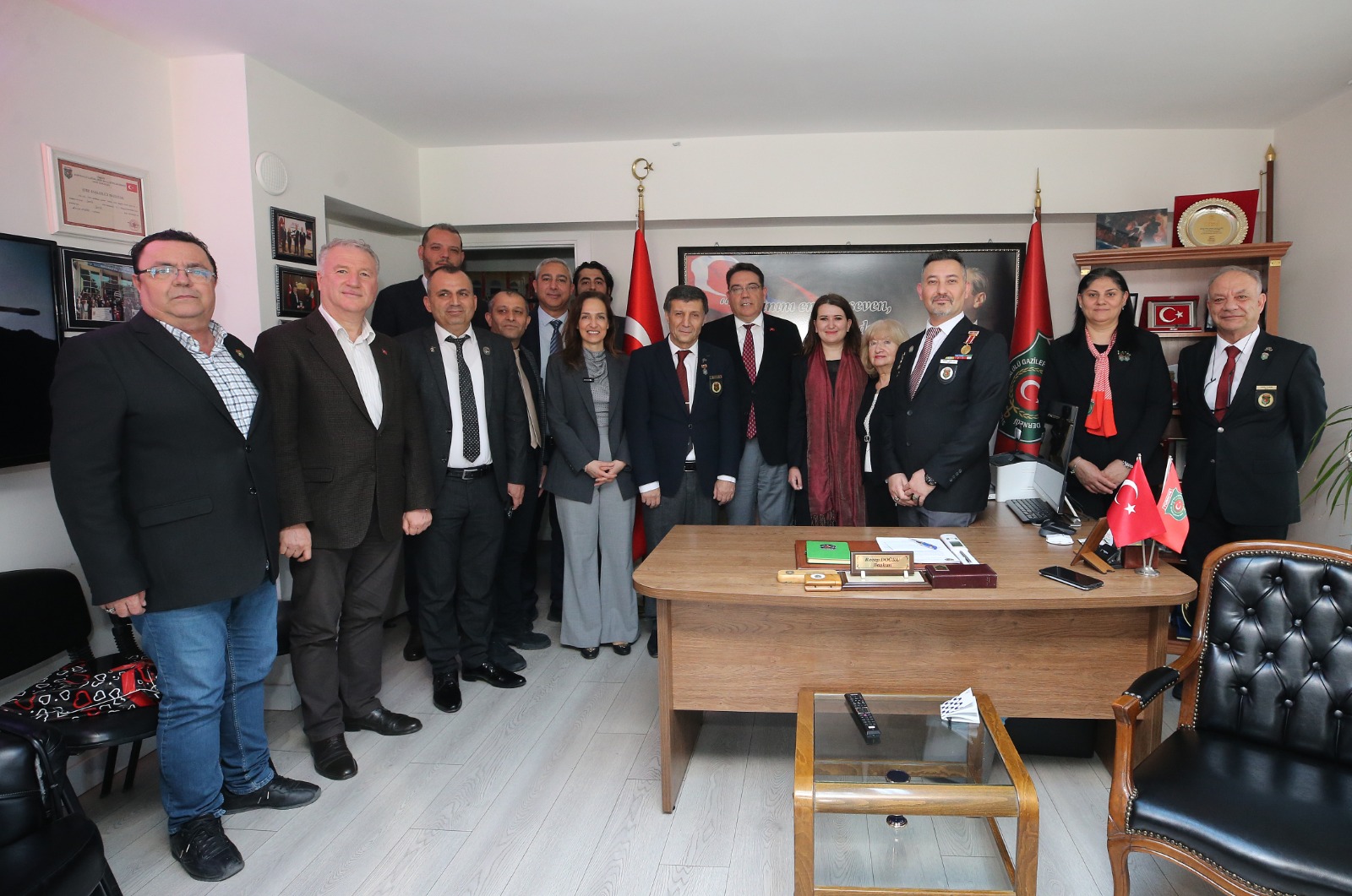 Karşıyaka’da gaziler ve şehit ailelerine anlamlı ziyaret