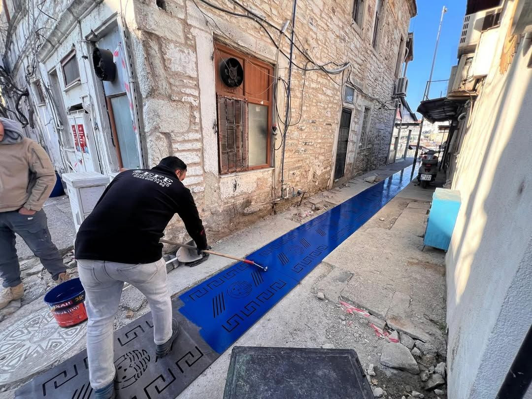 Foça Çarşısı’nda Yağmur Suyu Tahliye Kanalı Tamamlandı