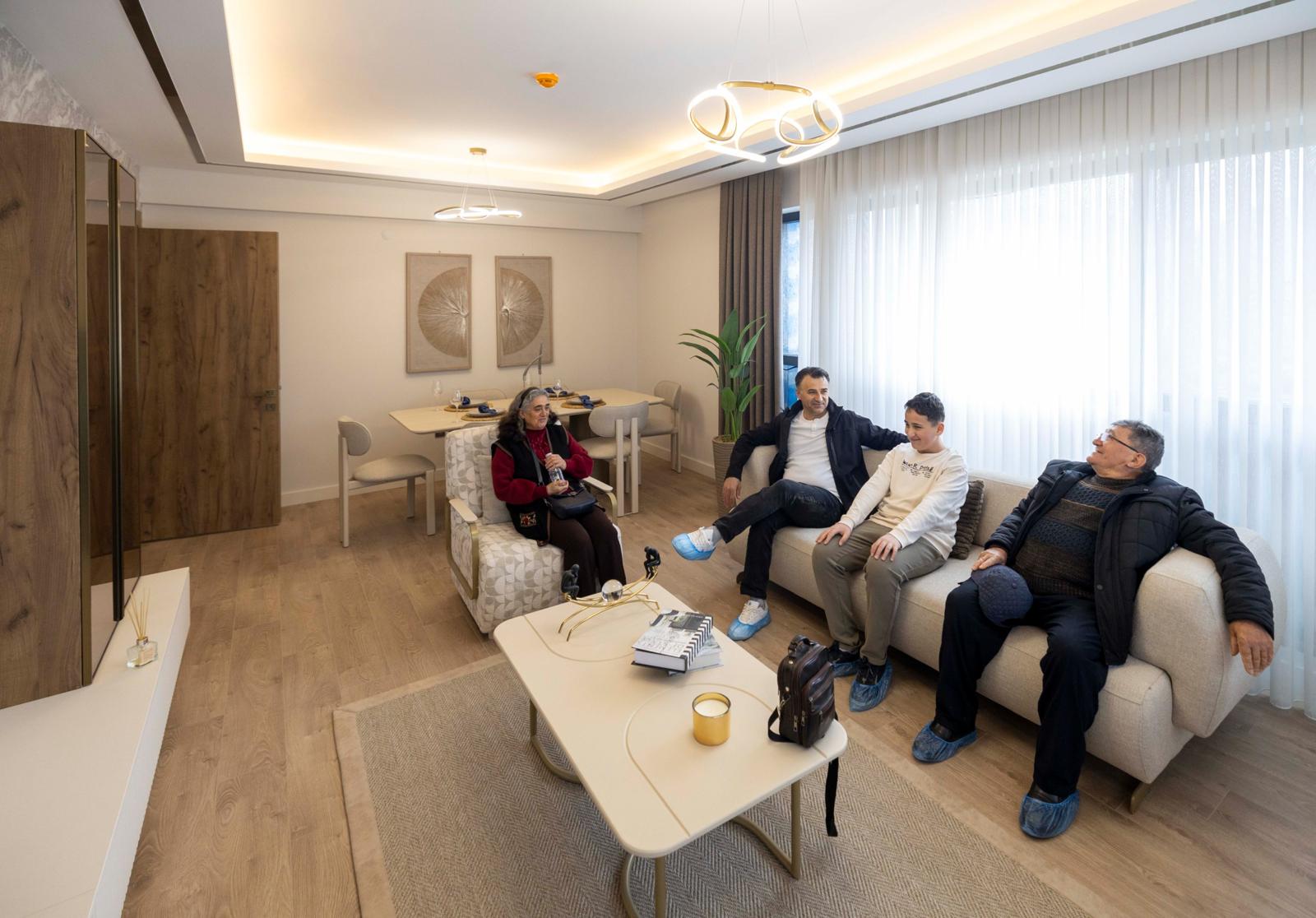 Örnekköy’deki kentsel dönüşümde anahtar teslim zamanı