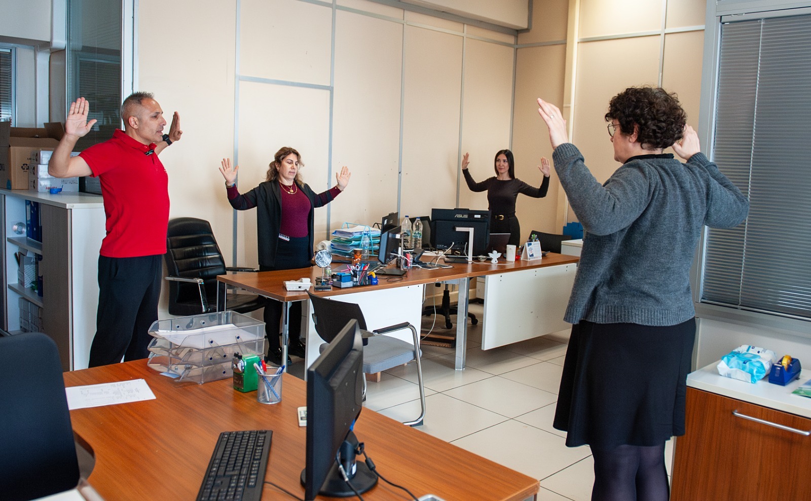 Karşıyaka Belediyesi’nde çalışanlar güne sporla başlıyor