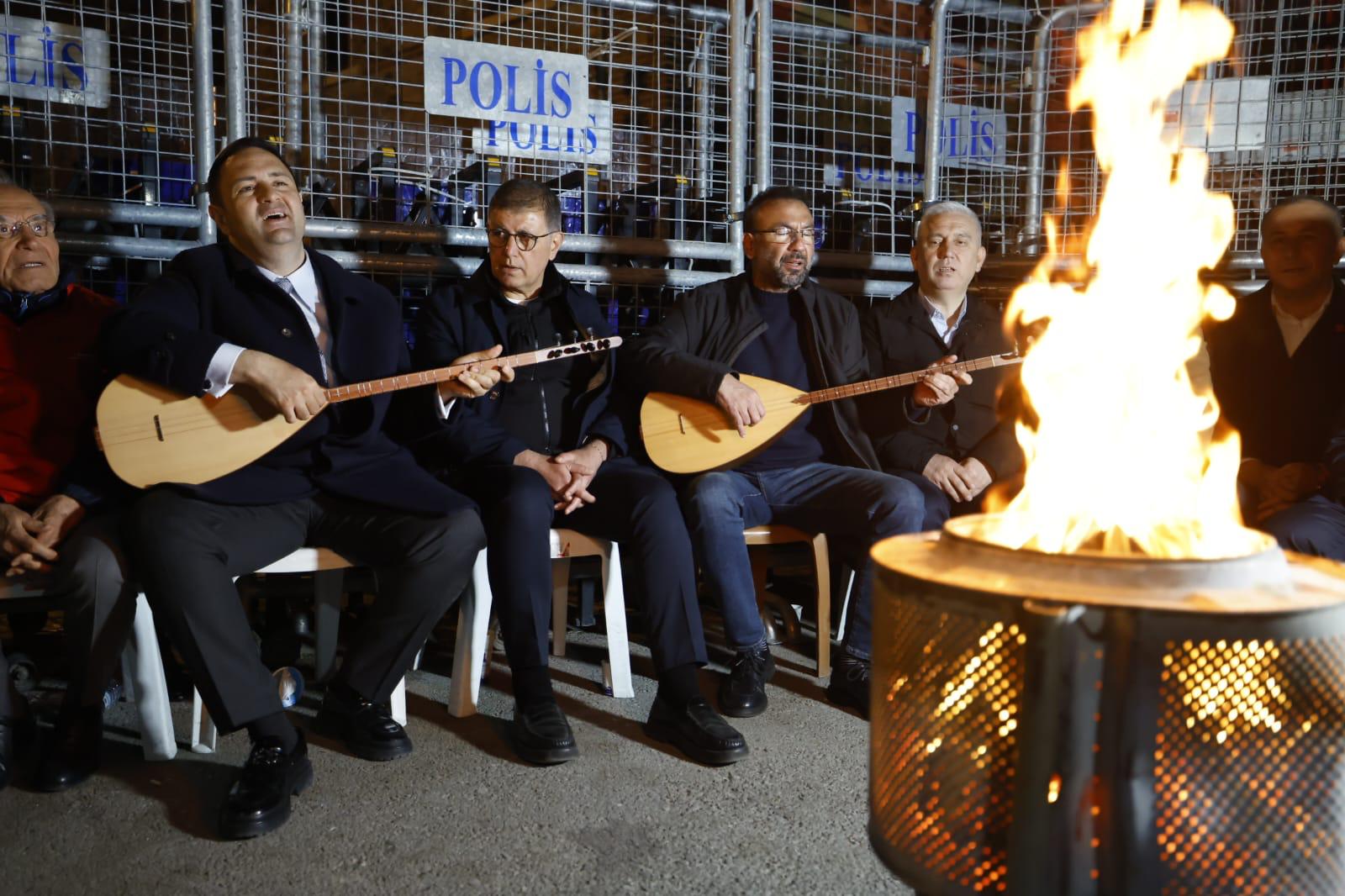 Meslek Fabrikası önünde “Ata Mirası” nöbeti sürüyor