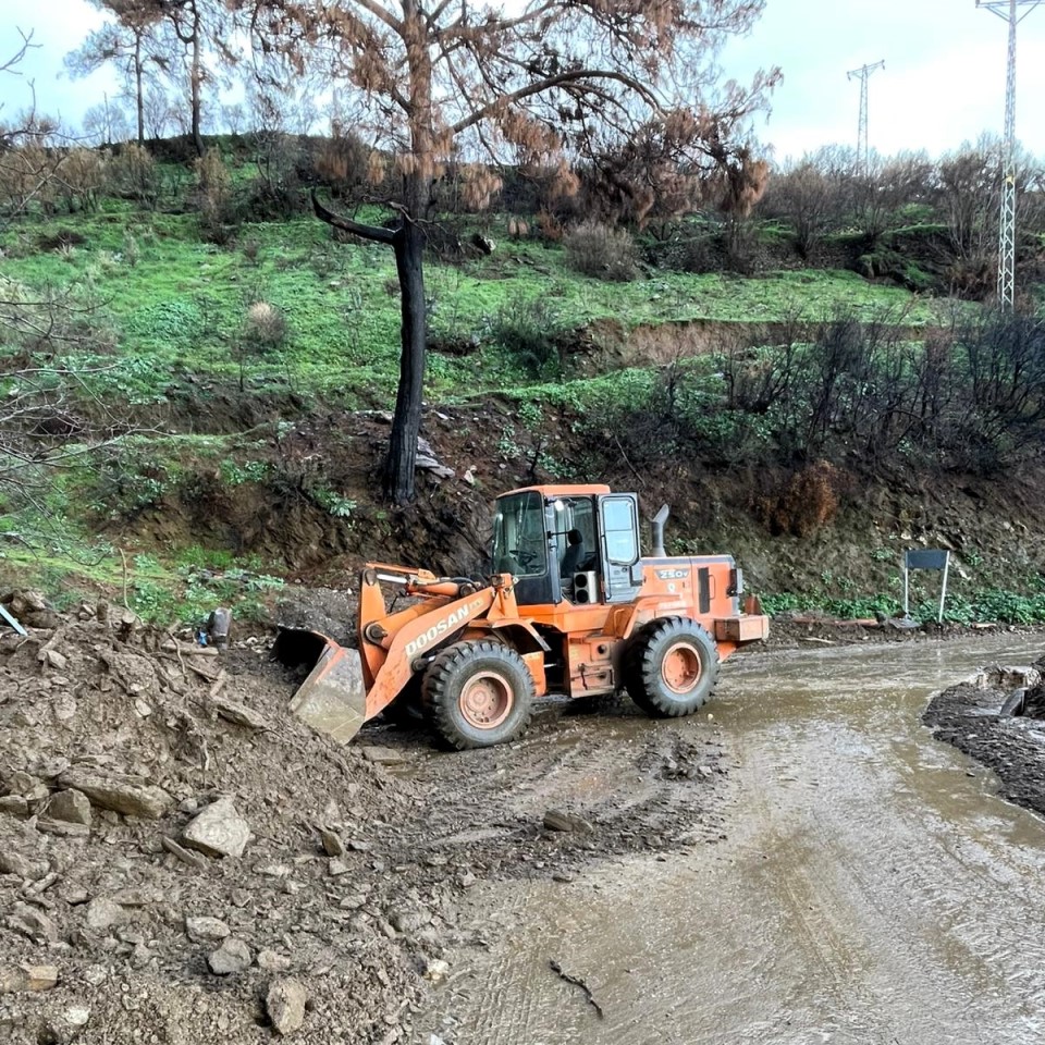 Ödemiş Belediyesi yağışlı mevsim sonrası aynı anda 7 bölgede sahada