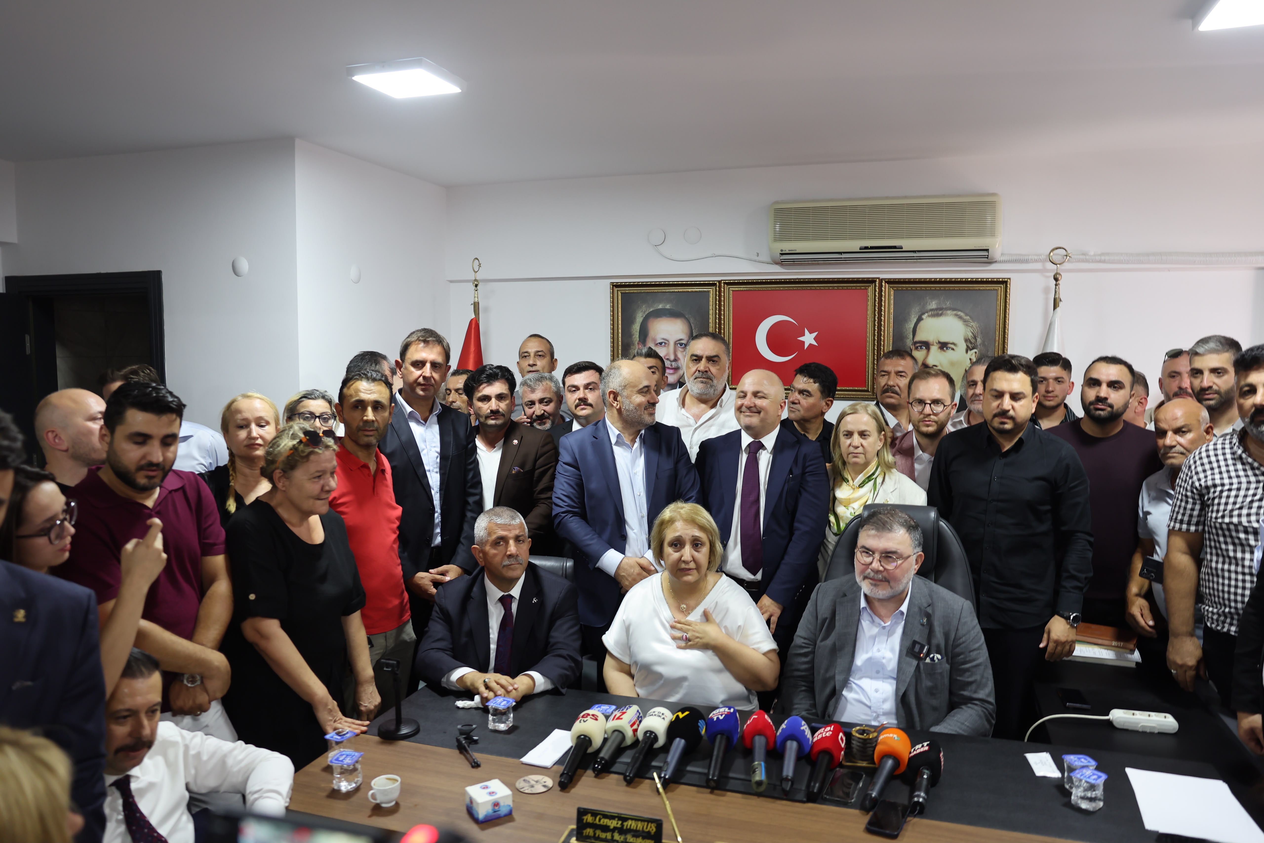Seçim Sonrası Menderes AK Parti Yönetimine Geçti: Bilal Saygılı'dan Birlik ve Hizmet Vurgusu