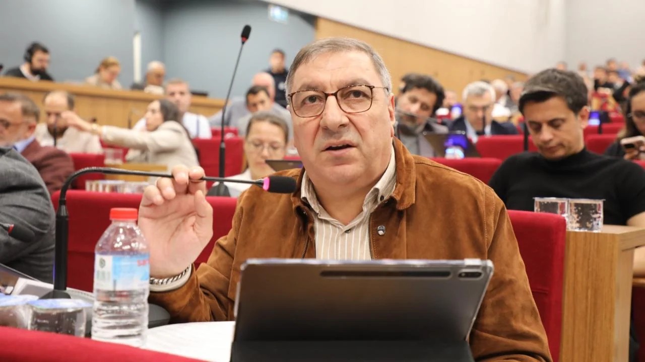 BOZTEPE’DEN FOÇA PROTESTOSUNA TEPKİ: “O GÜN SÖYLENMEMELİYDİ”