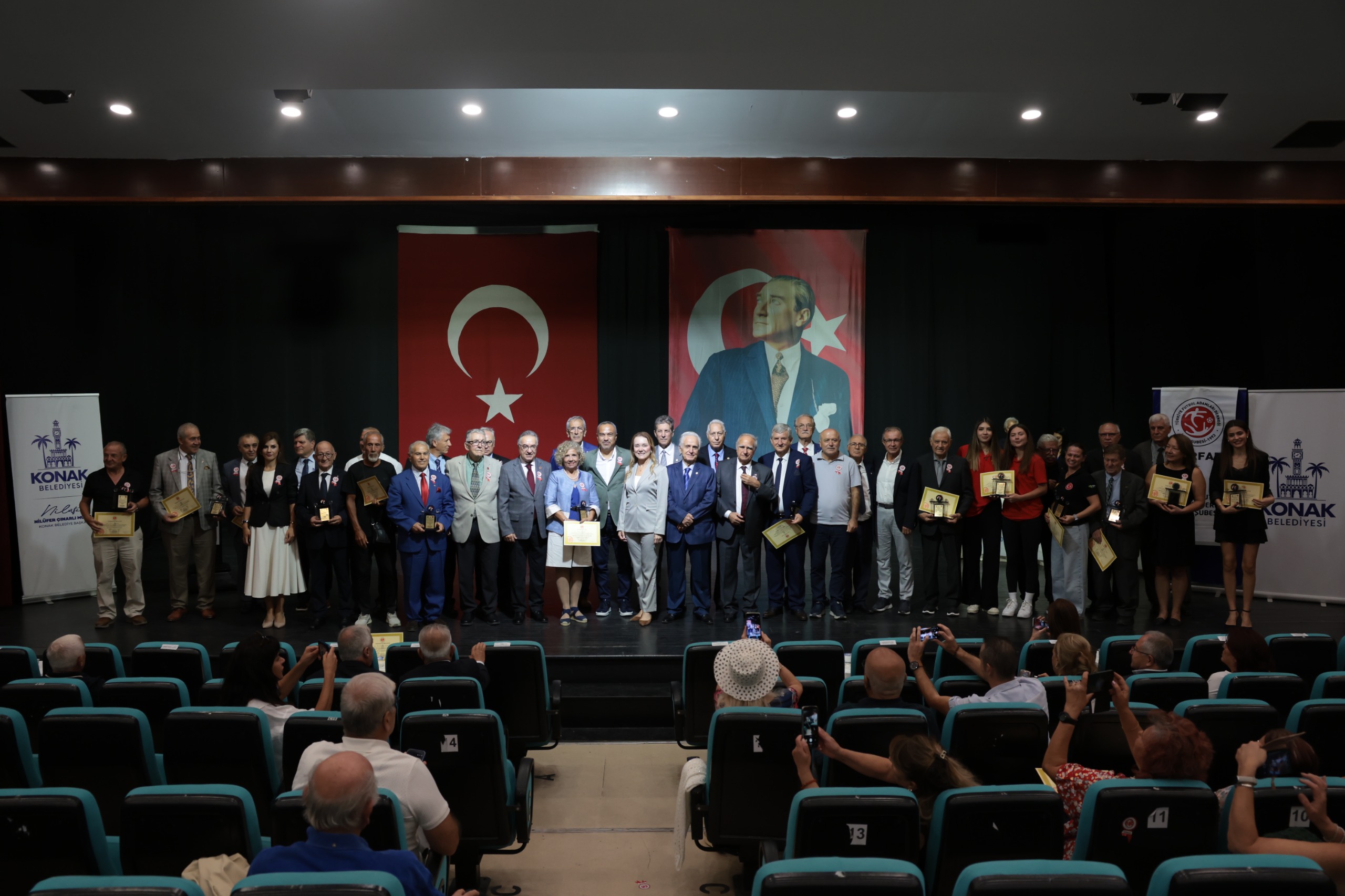 Konak’ta sporun emektarlarına vefa gecesi