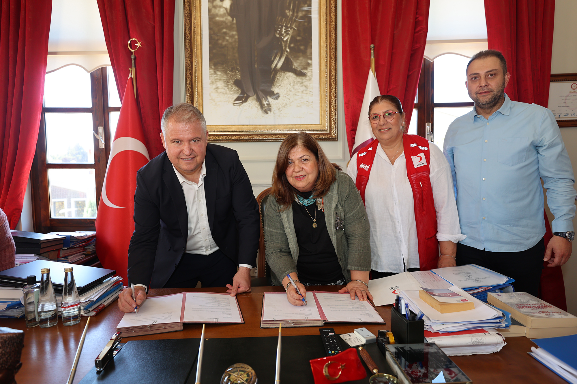 Urla Belediyesi ve Türk Kızılayı Urla Şubesi’nden sosyal dayanışmayı güçlendirecek iş birliği