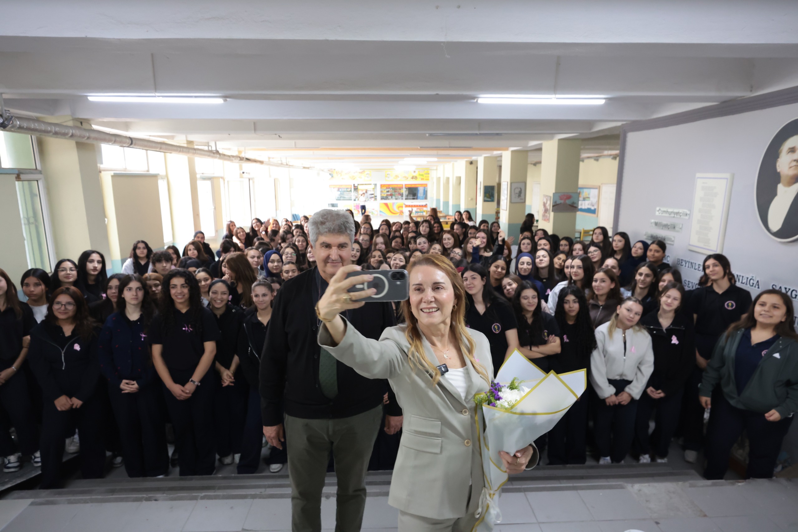 Başkan Mutlu, okul ziyaretlerini sürdürüyor