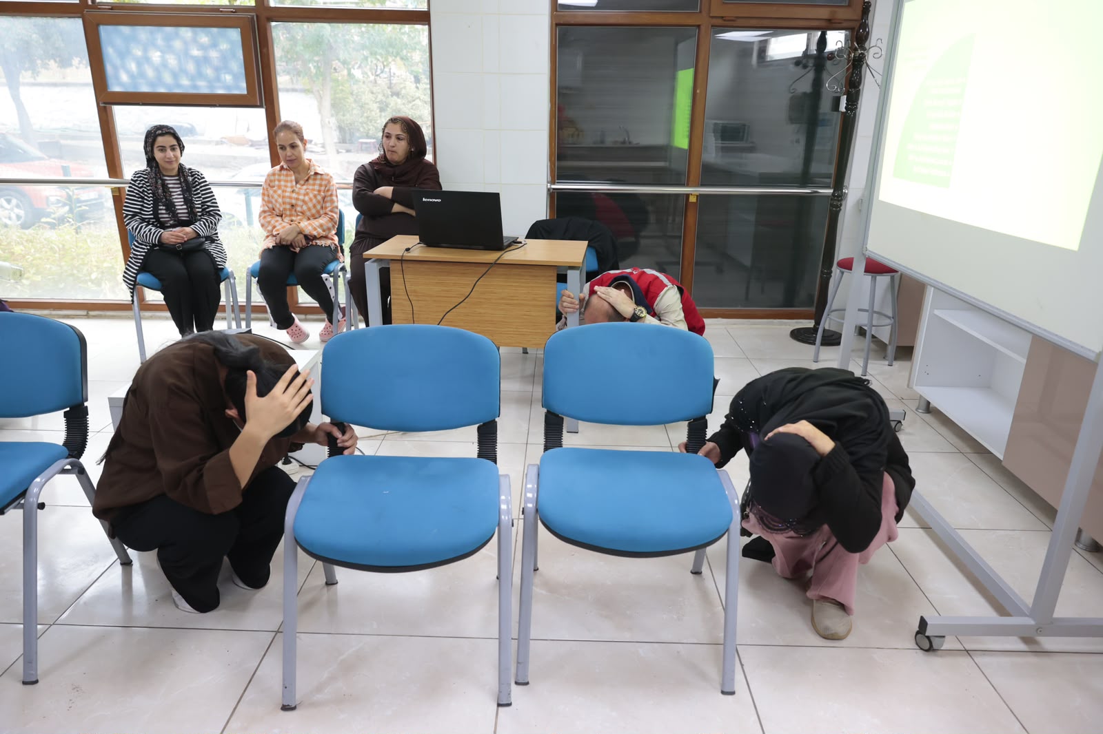Konak’ta afet farkındalık eğitimleri devam ediyor