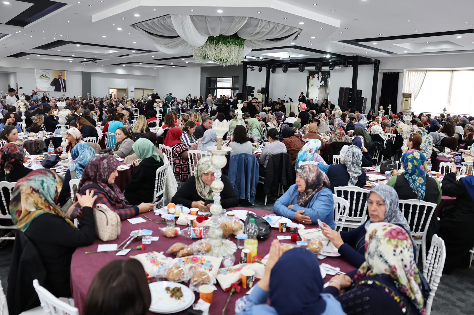 Menemen’de Çiftçi Kadınlar Günü’ne ‘özel’ kutlama