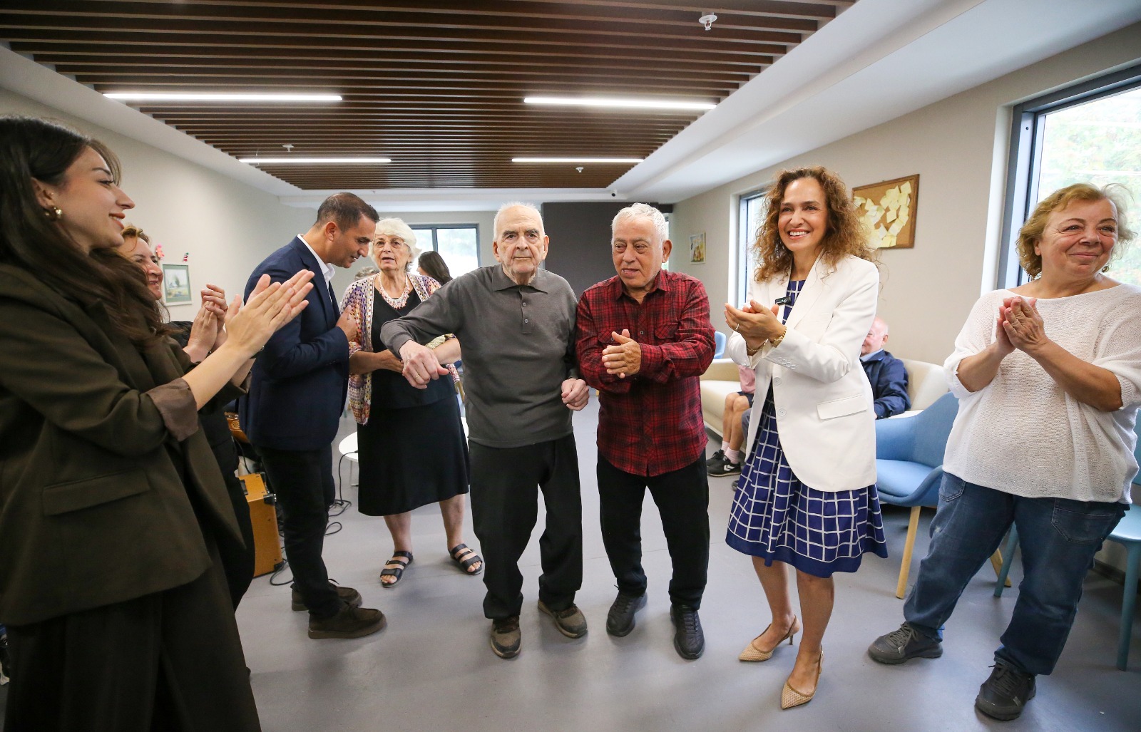 Karşıyaka Belediyesi’nden yüzlerce vatandaşa sağlık desteği