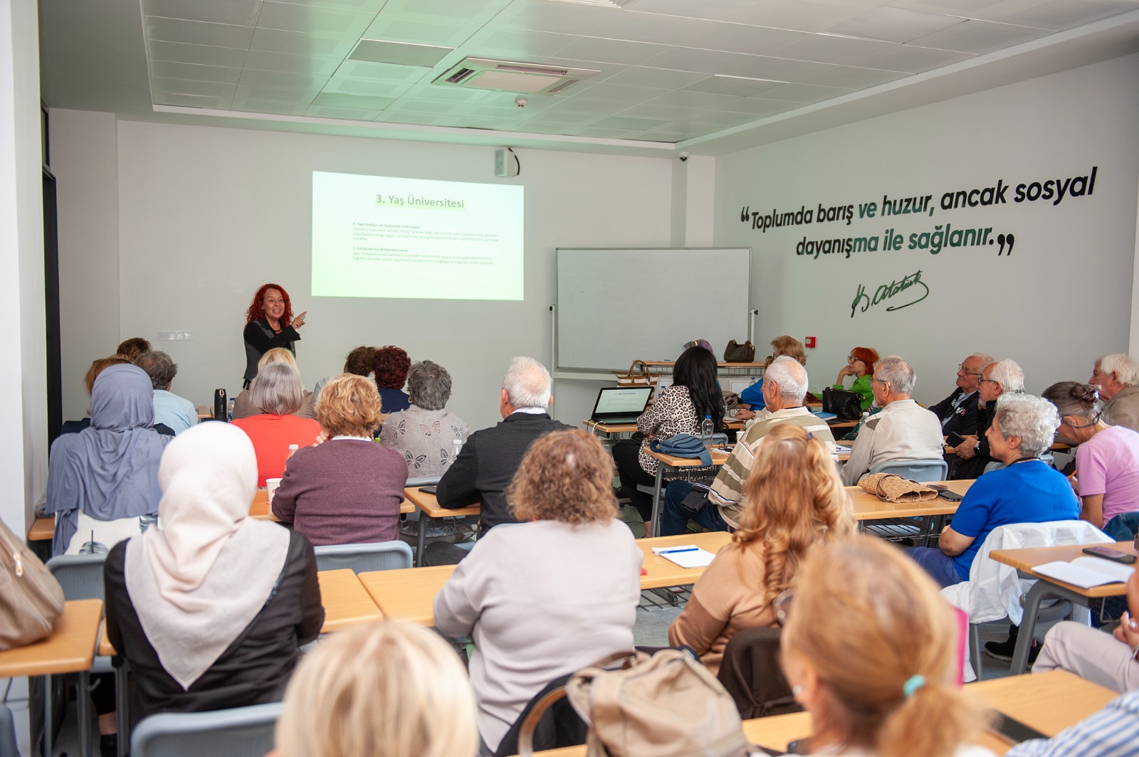 Karşıyaka 3. Yaş Üniversitesi’nde yeni dönem başladı!