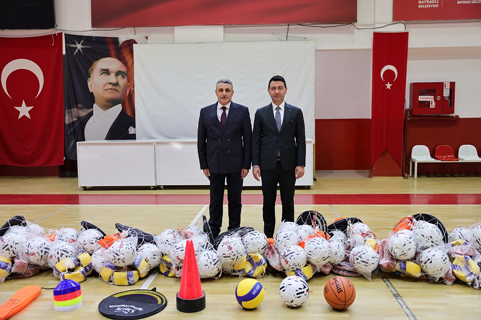 BAYRAKLI’DA 51 OKULA 1,5 MİLYON TL’LİK SPOR DESTEĞİ