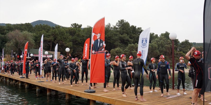 Bodrum'da "Man & Woman Challenge" Triatlon Yarışı renkli görüntülere sahne oldu