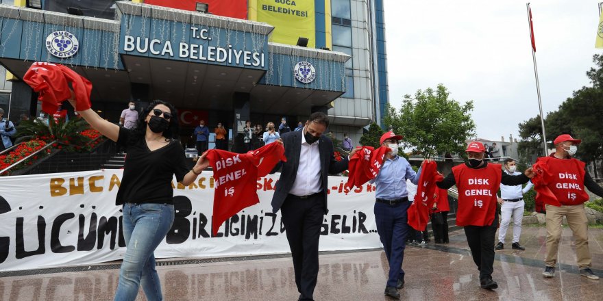 İzmir'de tam kapanma öncesi erken 1 Mayıs kutlaması