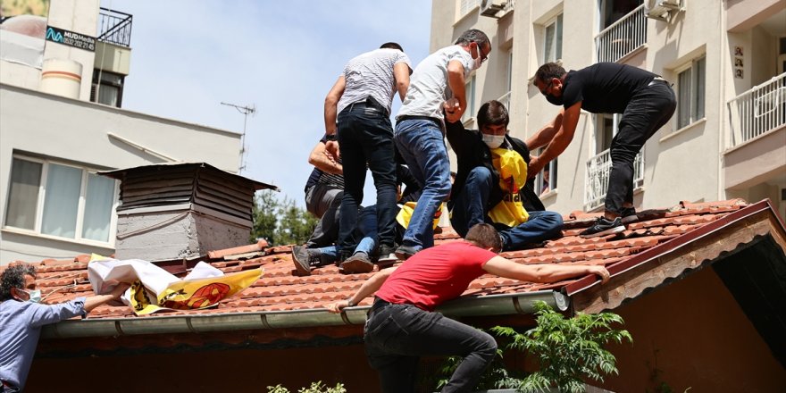 İzmir'de izinsiz gösteri düzenlemek isteyen 20 kişi gözaltına alındı