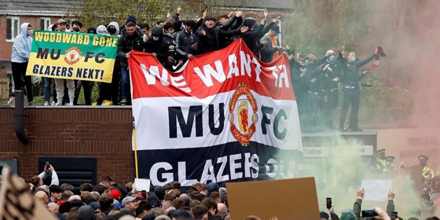 Manchester United-Liverpool maçı, taraftar protestoları nedeniyle ertelendi