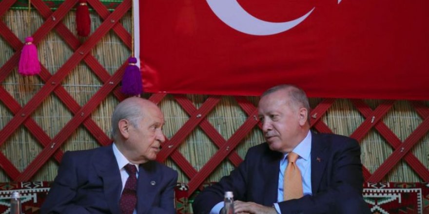 Yeni anayasa: AKP ve MHP ne hedefliyor, Bahçeli hangi mesajları veriyor?