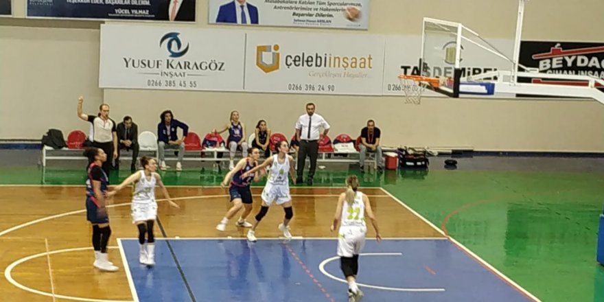 Çeşme Basketbol, play-off ilk maçını farklı kazandı