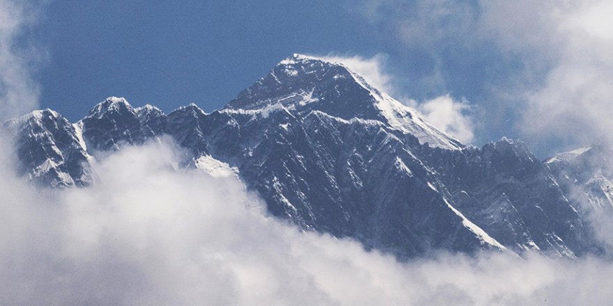 Çin, Everest Dağı'nın kuzey yamacını dağcılara açtı