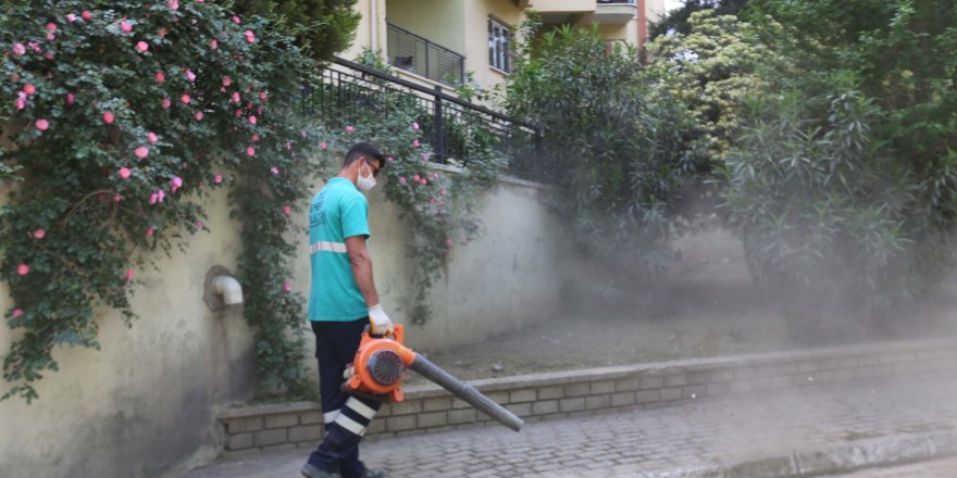 Efeler’de bir haftada 15 mahallede temizlik çalışması yapıldı