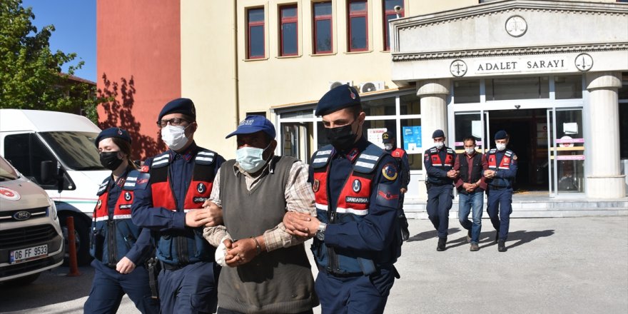 Afyonkarahisar'da 2 kişinin öldüğü silahlı kavgada gözaltına alınan 3 zanlı tutuklandı