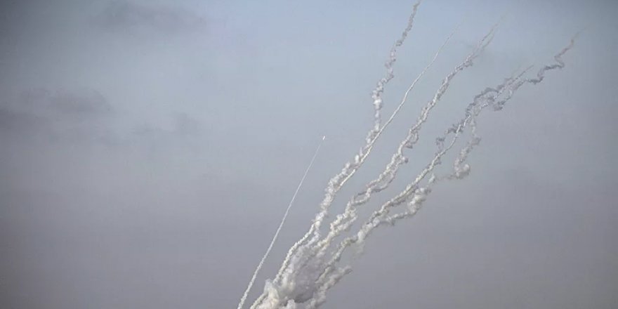 Hamas'tan yapılan açıklamada 130 roketle İsrail hedef alındı, Netanyahu, 'Bu yalnızca başlangıç' açıklamasını yaptı