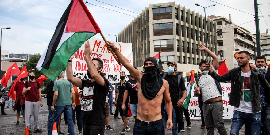 Atina’daki Filistinlilerden İsrail karşıtı protesto