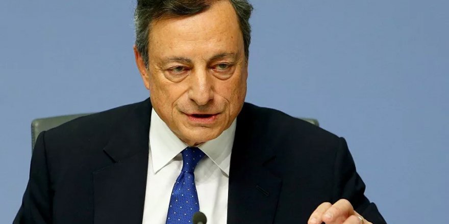 Koronavirüsün ağır vurduğu İtalya'da Draghi başbakanlık maaşından feragat etti