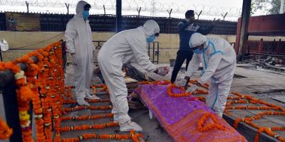 Hindistan'da salgında yeni rekor: son 24 saatte 4 bin 329 ölüm