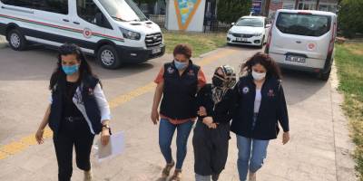 Edremit'te FETÖ firarisi kadın saklandığı evde yakalandı