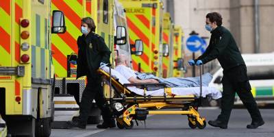 İngiltere'de son 24 saatte Covid-19'a bağlı 258 can kaybı