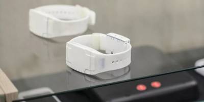 Kuzey Kıbrıs'ta turistler için yeni uygulama: Elektronik kelepçeli tatil